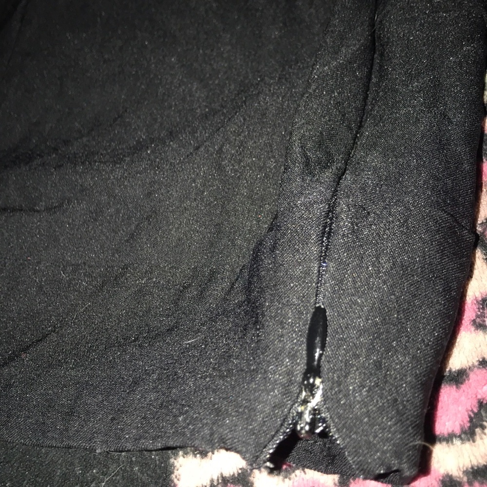 Mini Shorts - Picture 3 of 3